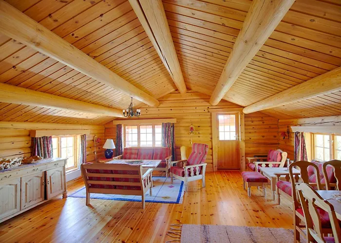 Large Retreat Perfect For Family Gatherings *