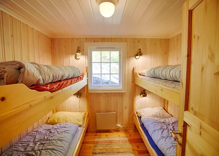 Large Retreat Perfect For Family Gatherings *