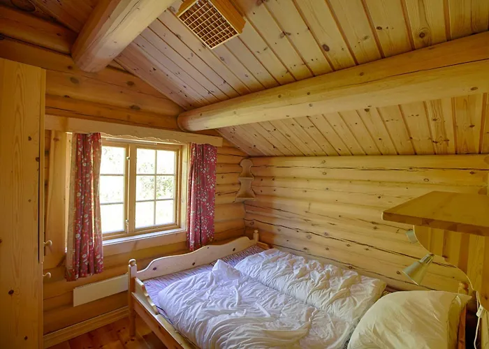 Large Retreat Perfect For Family Gatherings